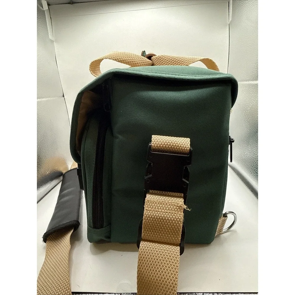 Quantaray Large Camera‎ Bag Multi-Pockets, Dividers, Shoulder Strap Near Mint